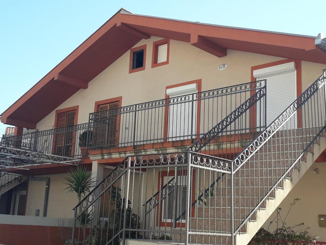 Jovana -- Porodicni Apartmani Igalo Herceg Novi Eksteriør billede